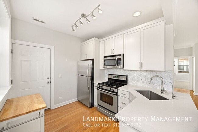 Foto del edificio - 534 W Belmont Ave