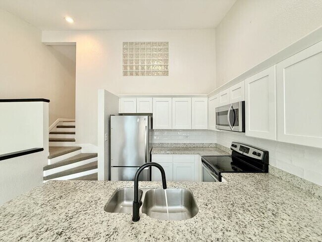 Foto del edificio - 6388 93rd Terrace N