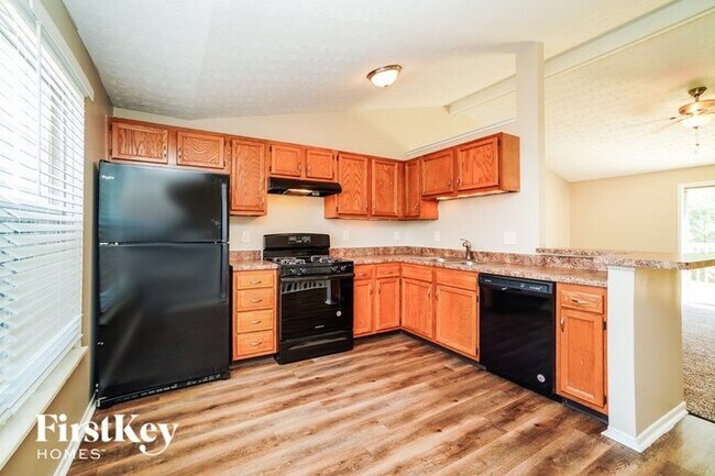 Building Photo - 4925 River Trail Ct