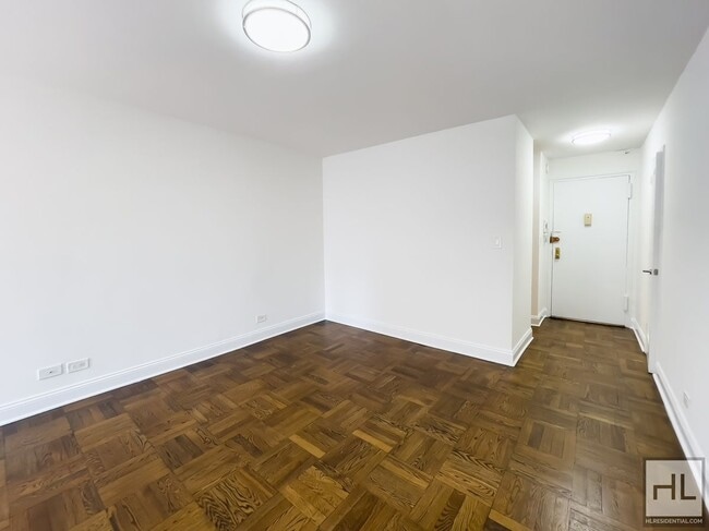 Building Photo - EAST 35 STREET