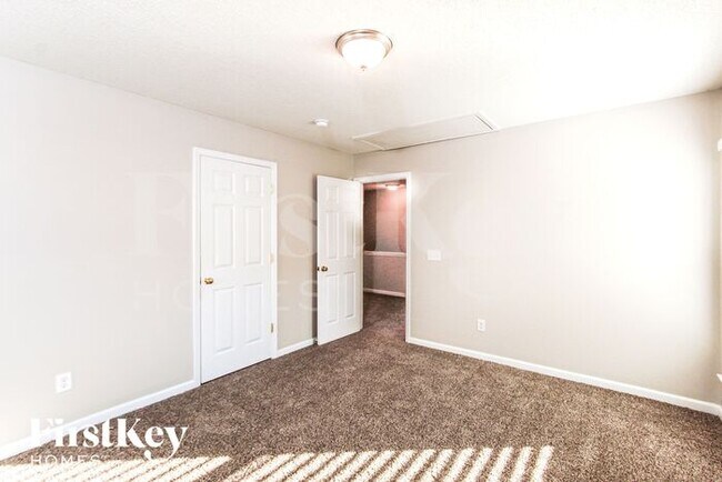 Building Photo - 6732 Long Nook Ln