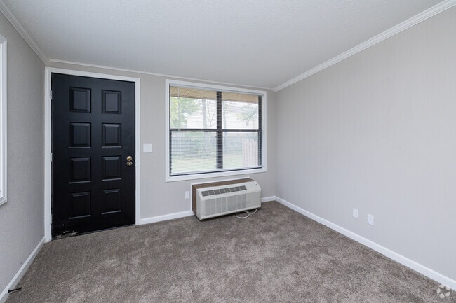 1BD, 1BA - 634SF - Bedroom - Poplar Ridge Apartments