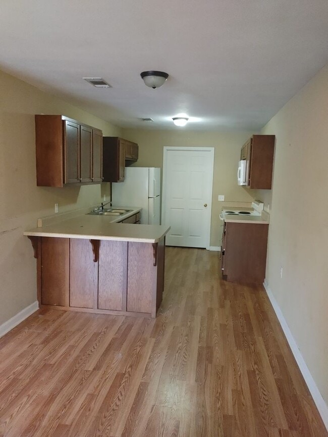 Building Photo - 137 Hardwood Way