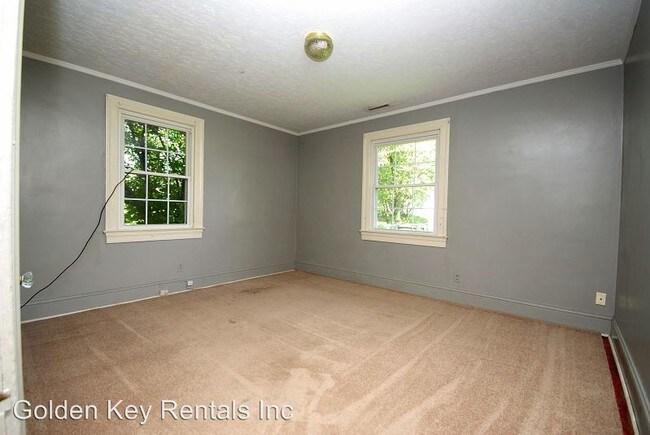 Building Photo - 2 br, 1 bath House - 410 W. Ash St.