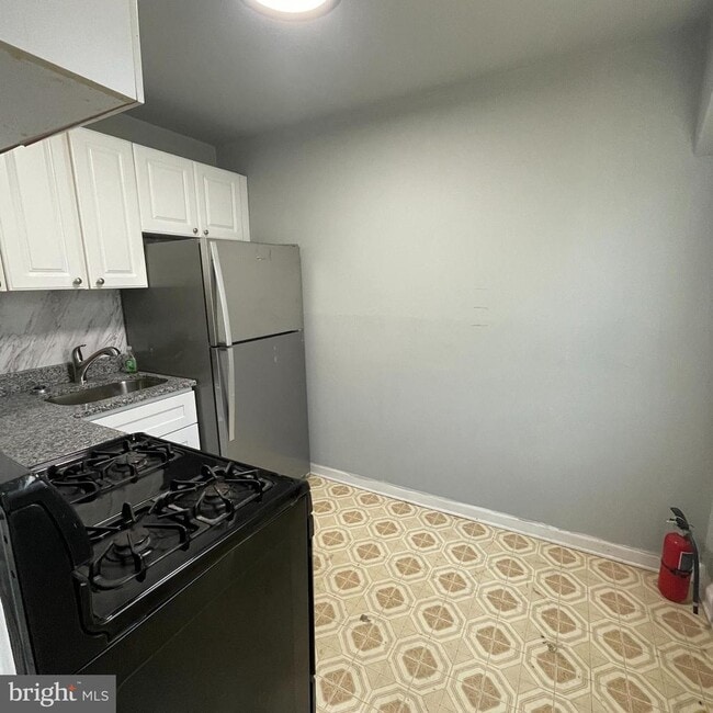Building Photo - 1430 Greeby St