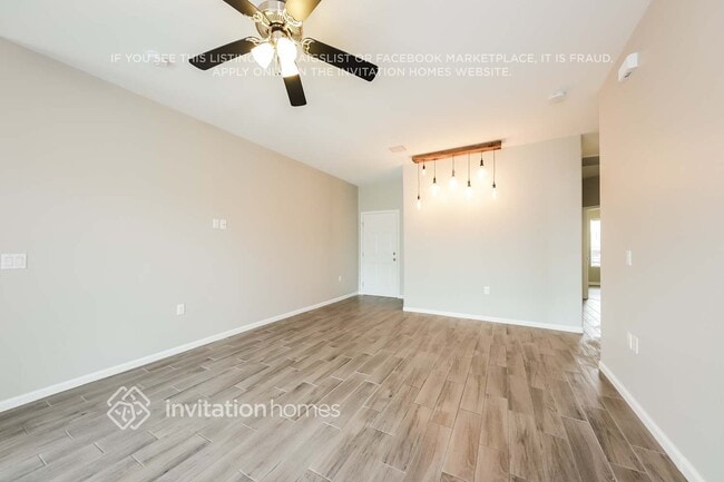 Building Photo - 506 W Latona Rd
