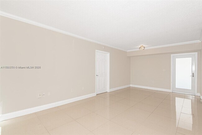 Foto del edificio - 7800 Collins Ave