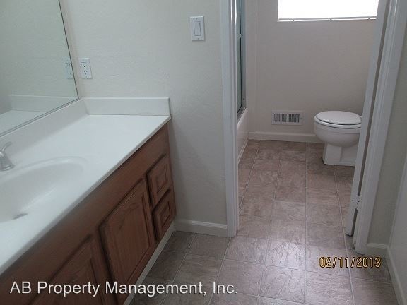 Building Photo - 1109 Kottinger Dr