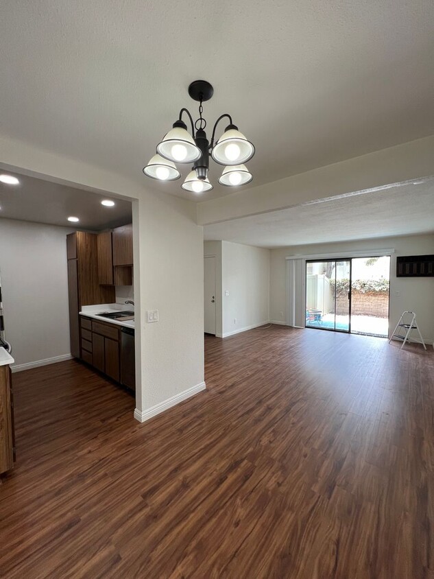 Primary Photo - **Modern 1-Bedroom Condo in Prime Huntingt...