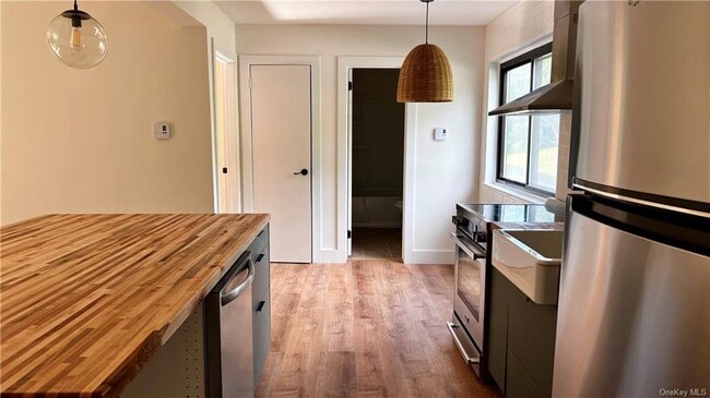 Foto del edificio - 10 Millholland Dr