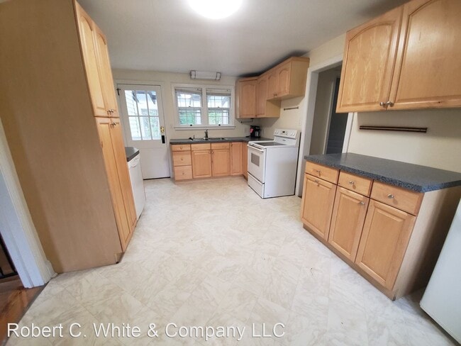 Building Photo - 4 br, 2 bath House - 676 Palisado Ave