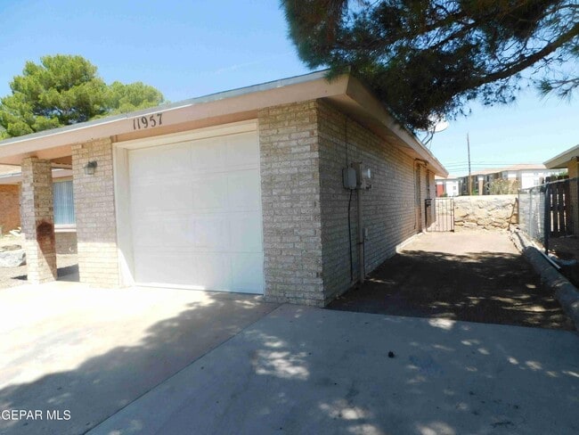 Building Photo - 11957 Picasso Dr