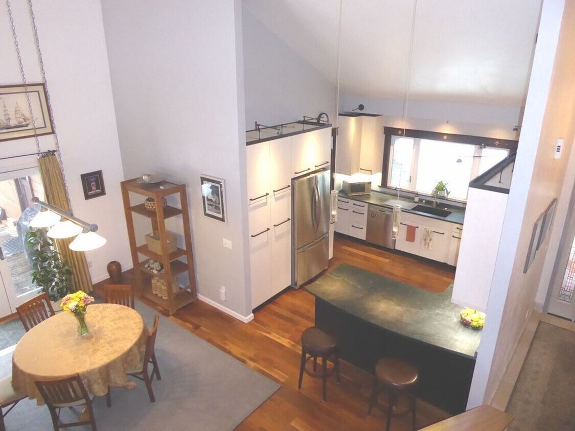 Foto principal - UNFURNISHED Beautiful Back Loop 3BD, 2BA Home
