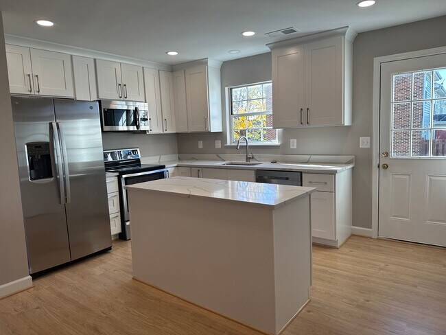 Foto del edificio - 110 Hunter Run Rd