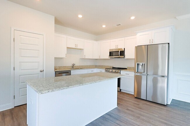 Building Photo - 545 Gov Treutlen Cir