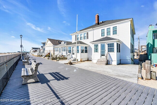 Building Photo - 14 Minard Pl
