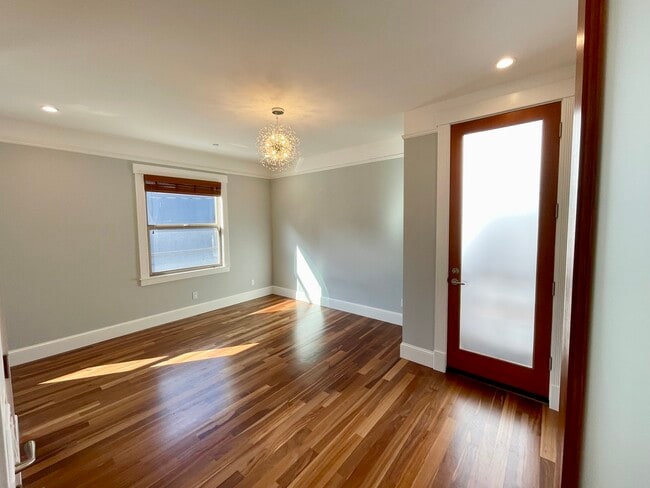 Building Photo - 732 Lombard Street, Unit 732