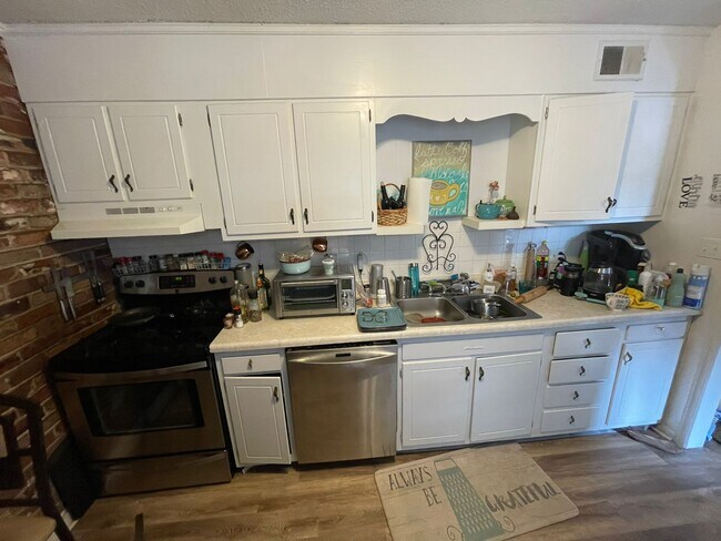 Cocina - 360 S Cherry St