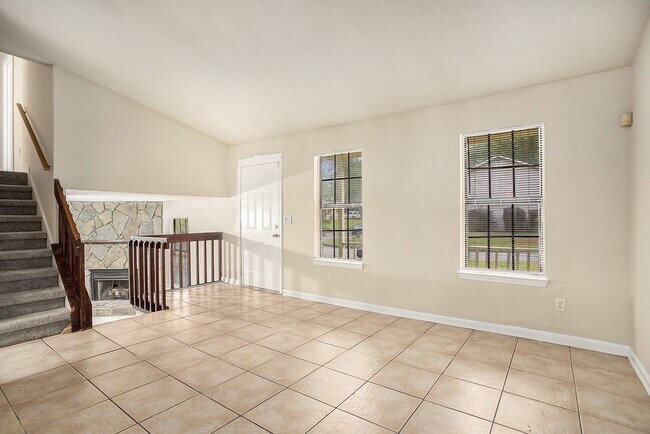 Foto del edificio - 3 bedroom 2 bathroom house