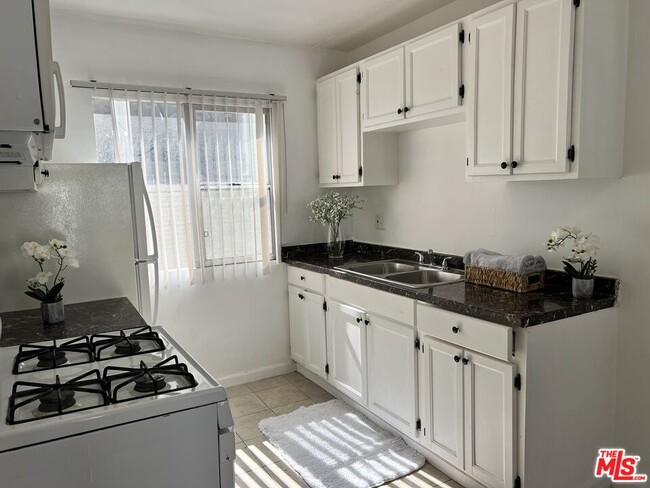 Foto del edificio - 1330 S Wilton Pl