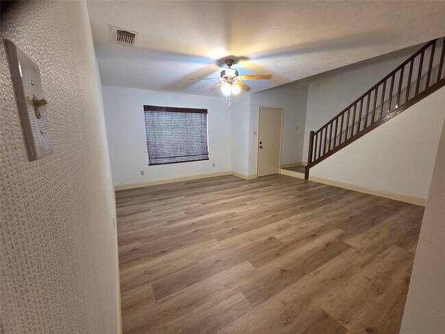 Foto del edificio - 14718 Earlswood Dr