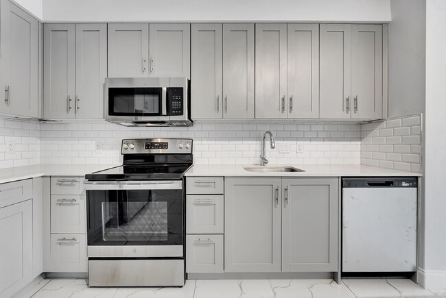 Foto del edificio - 250 W Hidden Valley Blvd