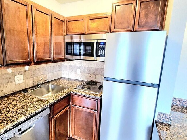 Foto del edificio - 1 br, 1 bath Condo - 27710 E University Dr...