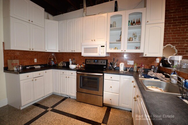 Building Photo - 25 Saint Marys Ct