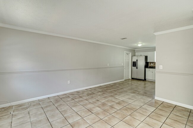Foto del edificio - 8727 N 50th St