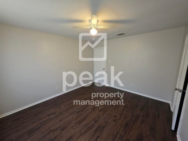 Foto del edificio - $1,199 2 Bed, 1 Bath in Weatherford!