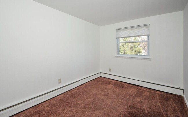 Foto del edificio - 317 W Poplar St