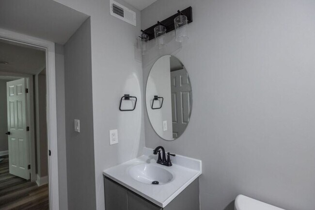 Foto del edificio - 150 Fairfield Pl NW