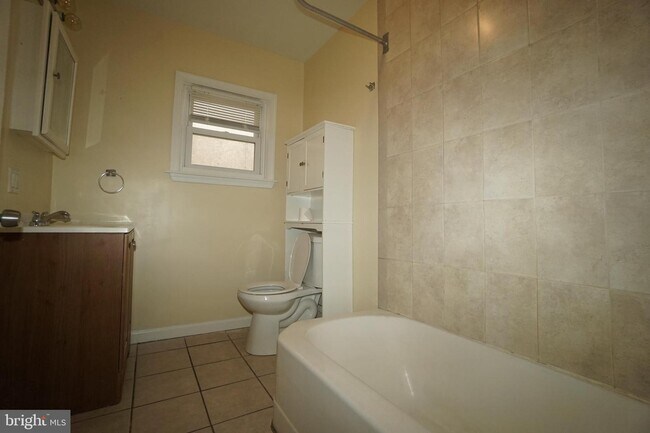 Foto del edificio - 2550 E Somerset St