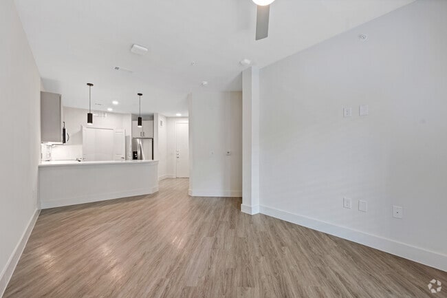 1BR, 1BA - 717SF - Living Room - Aura Main Street
