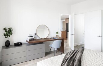 Interior Photo - Cascade Link at Douglas