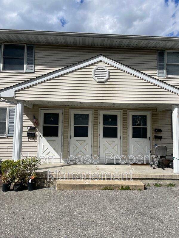 Primary Photo - 109 Marshall St