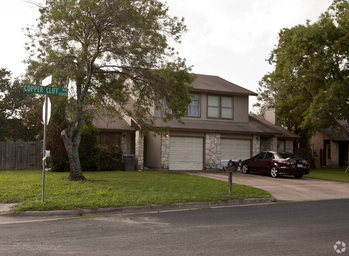 Primary Photo - 12800 Copper Cliff Ave