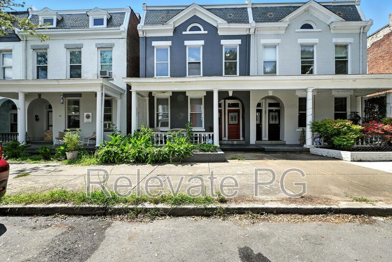 Primary Photo - 24 S Davis Ave