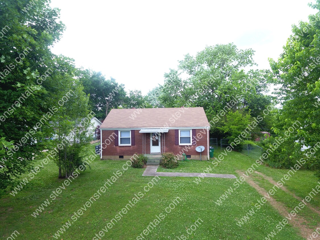 Primary Photo - 721 Blackstone Ave