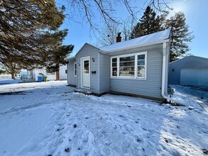 Building Photo - 1305 2nd Ave SW