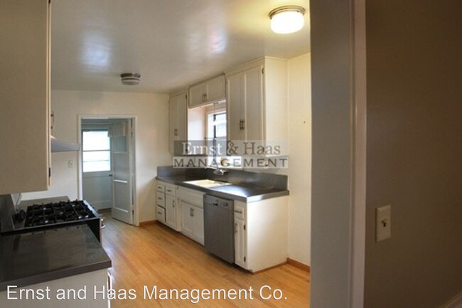 Building Photo - 3 br, 1 bath House - 5517 Briercrest Ave.