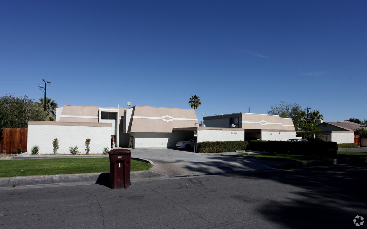 Foto del edificio - 74090-74100 Chicory St