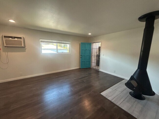 Foto del edificio - 1305 N Garfield Ave