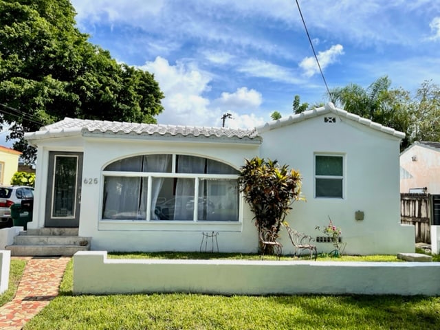 Photo - 625 NE 88th St House