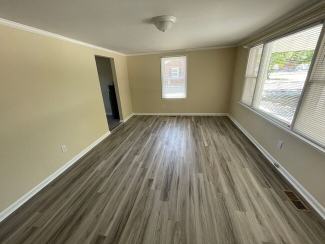 Building Photo - 3 Bedroom Brick Ranch near Armory / Martin...