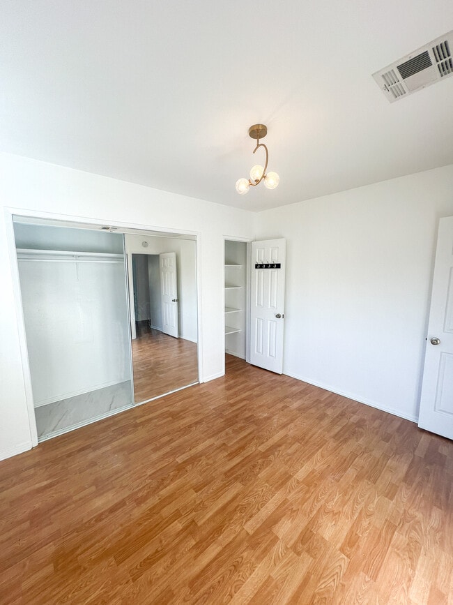 Foto del edificio - 10447 Cantara St