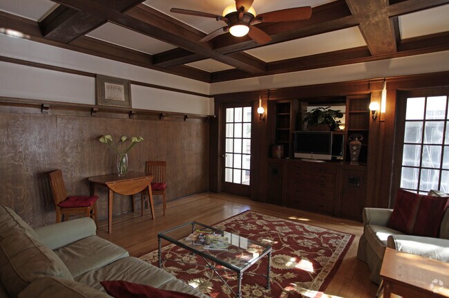 Building Photo - 251 Middlefield Rd