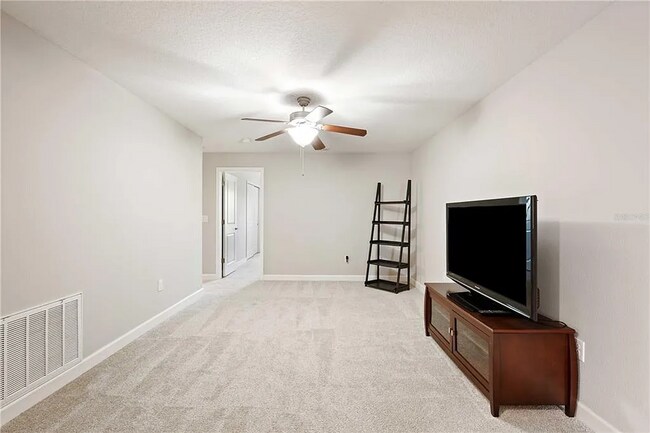 Foto del edificio - 3-bedroom PLUS loft, 2.5-bathroom Town Home