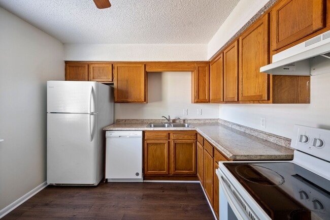 Foto del edificio - 4432-4434 Central Valley Dr