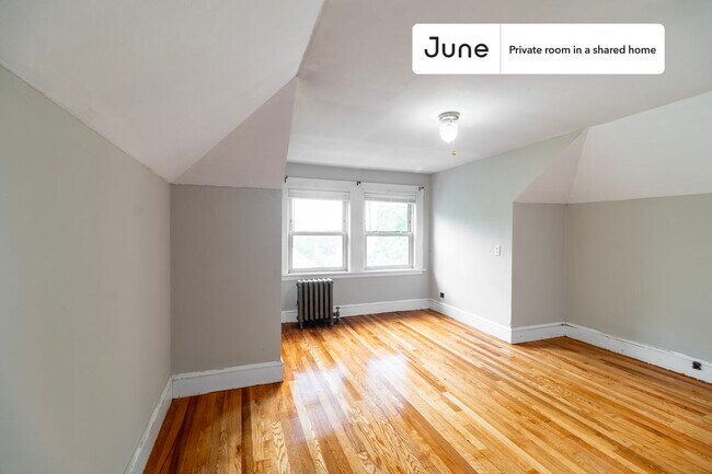 Foto del edificio - Room in Shared 4 bed/1 bath home
